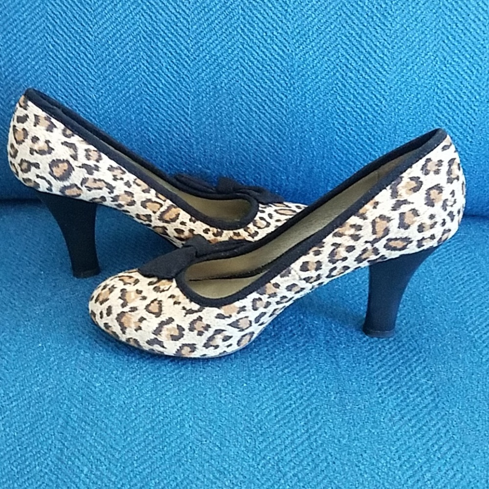 Leopard Print Pumps - Picture 4 of 5
